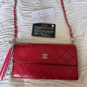 Chanel wallet on chain